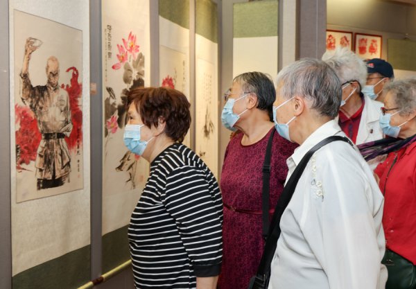 金山朱泾镇“三色侨”字画艺术作品伸开幕
