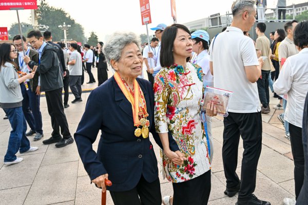 图片方队来了！超多热图直击九三无垠校阅现场
